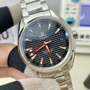 Omega Seamaster 1:1 Super Clone Watch with Rio Black Dial & COD 1043217799 - side view | Omega